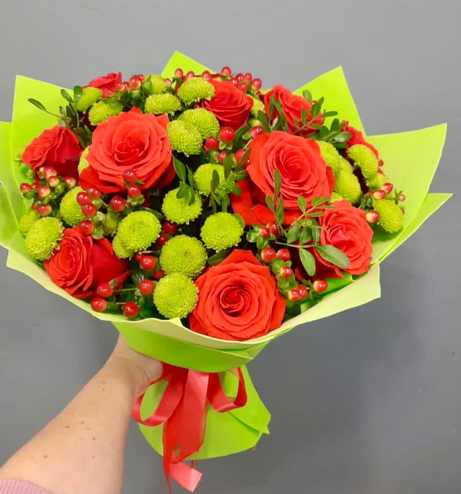 Букет цветов из: Хризантемы и Розы в Спорном