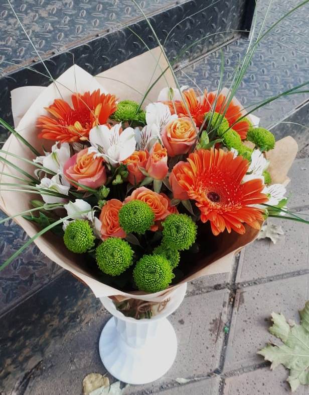 Букет цветов из: Герберы, Хризантемы, Альстромерии и Розы в Спорном