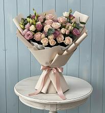 Букет цветов из:  Розы и Лизиантусы в Спорном