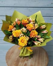 Букет цветов из:  Альстромерии и Розы в Спорном
