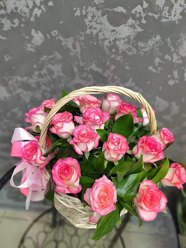Цветочная композиция из Розы в корзине в Спорном