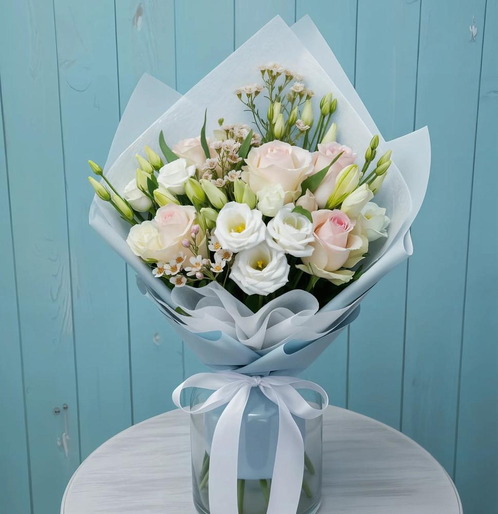 Букет цветов из: Розы и Лизиантусы в Спорном