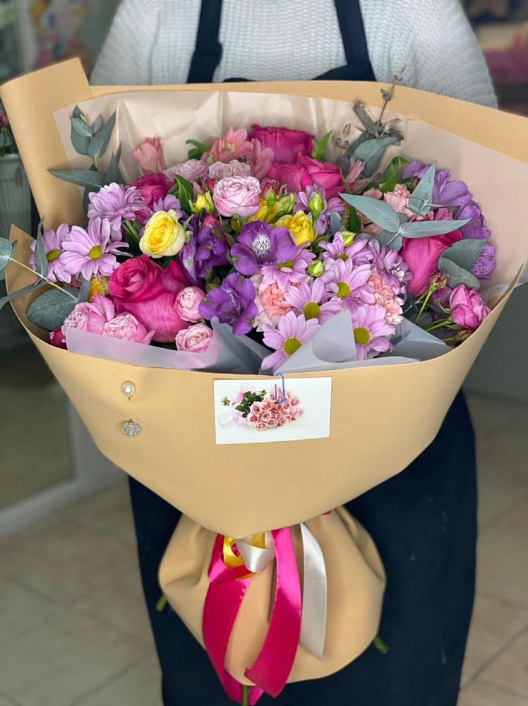 Букет цветов из: Хризантемы, Гвоздики и Альстромерии в Спорном