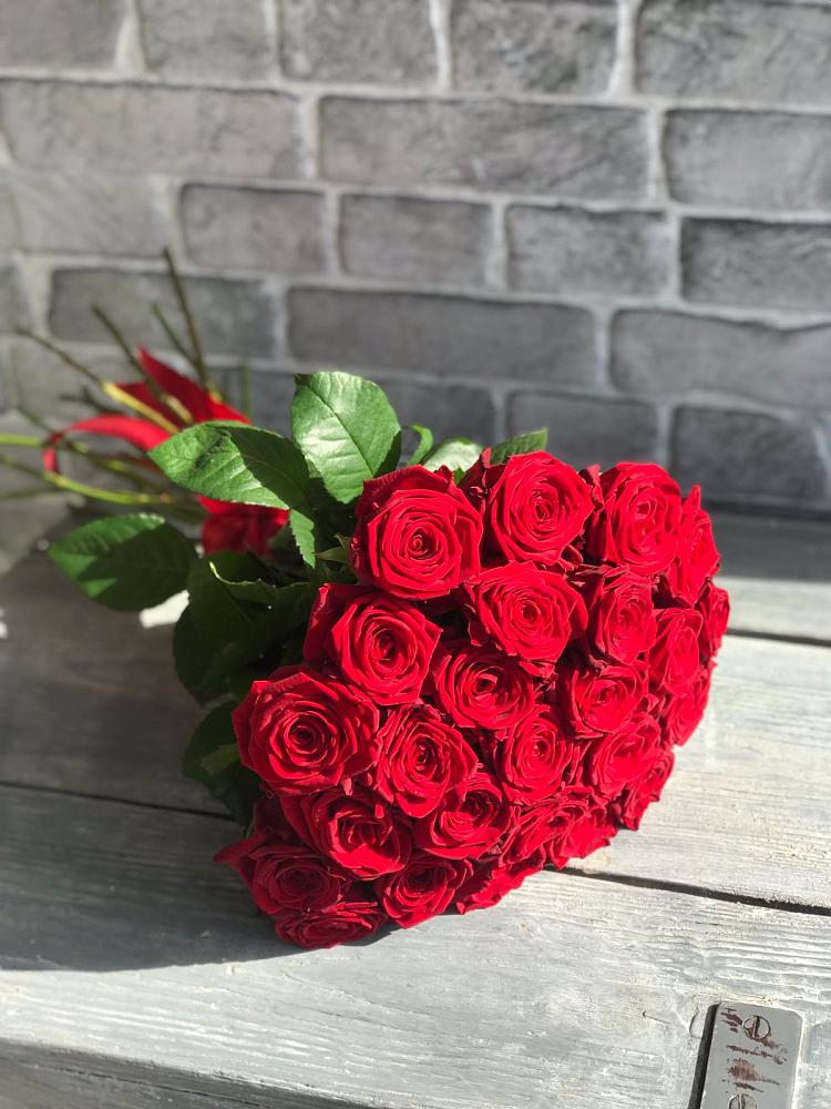Букет Красные розы Фридом в Спорном