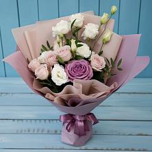 Букет цветов из:  Розы и Лизиантусы в Спорном