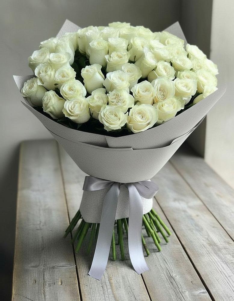 Букет 35 Белых роз в Спорном