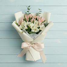 Букет цветов из:  Альстромерии в Спорном