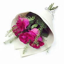 Букет цветов из:  Розы в Спорном