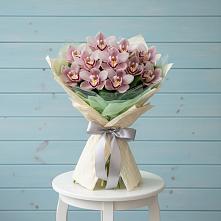 Букет цветов из:  Орхидеи и Розы в Спорном