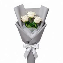 Букет 3 белые розы в Спорном