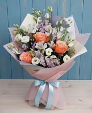 Букет цветов из:  Лизиантусы, Розы, Альстромерии и Гипсофила в Спорном