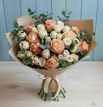 Букет цветов из:  Альстромерии и Розы в Спорном