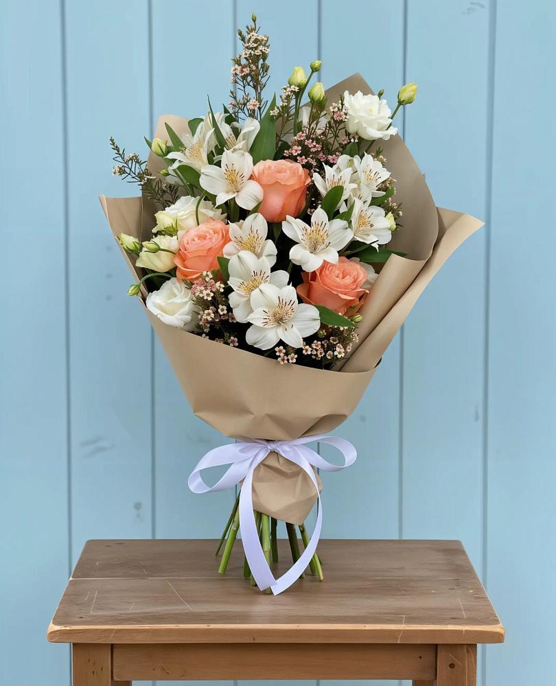 Букет цветов из: Альстромерии, Лизиантусы, Розы и Хризантемы в Спорном