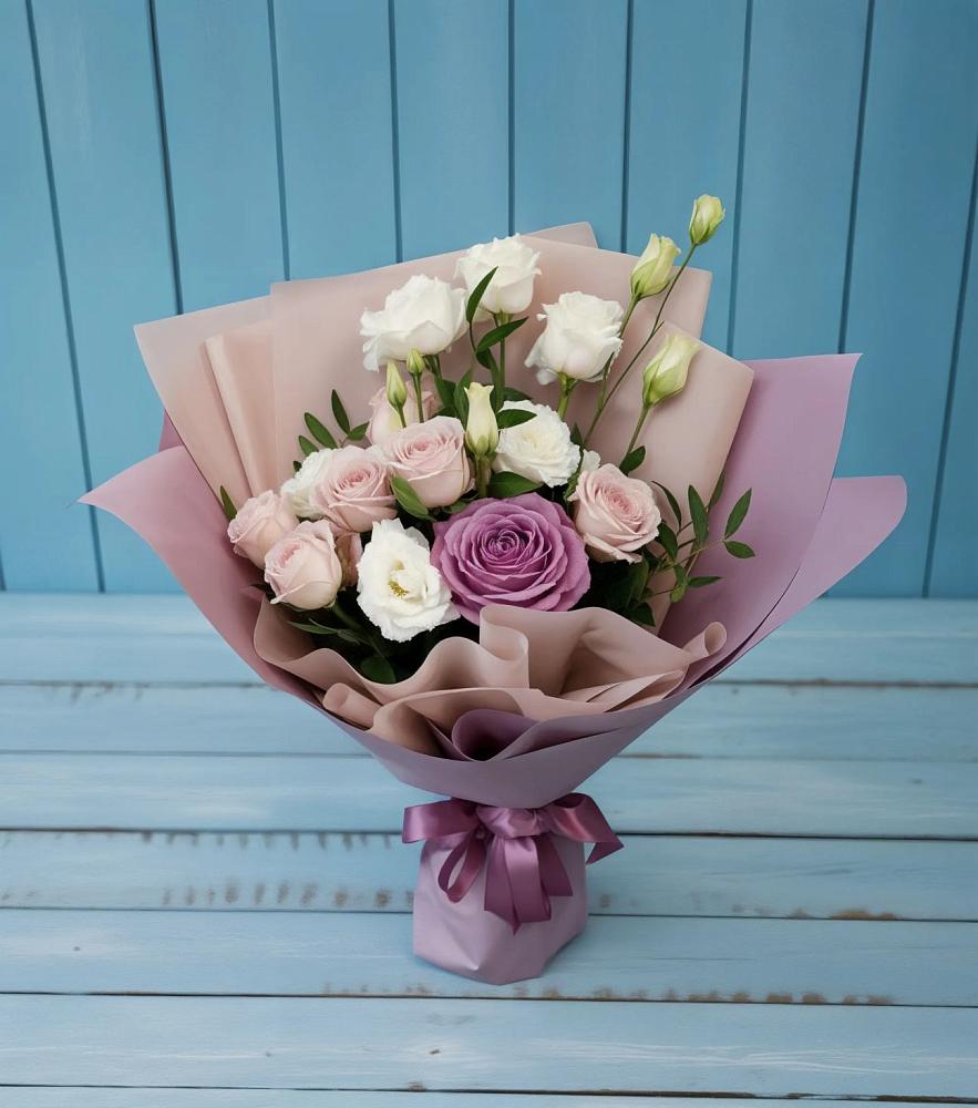 Букет цветов из: Розы и Лизиантусы в Спорном